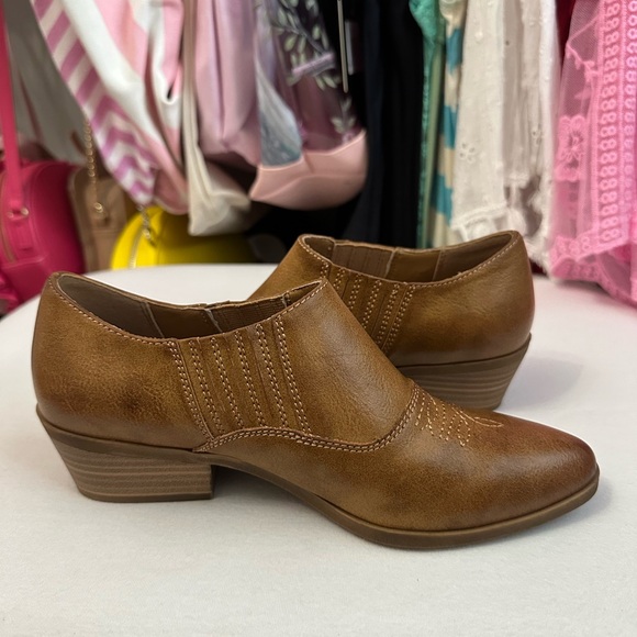 Frye and Co. Saddle Tan Clogs Size 6 - Picture 7 of 10